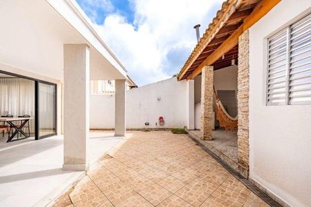 Casa à venda com 160m², 3 quartos e 2 vagas