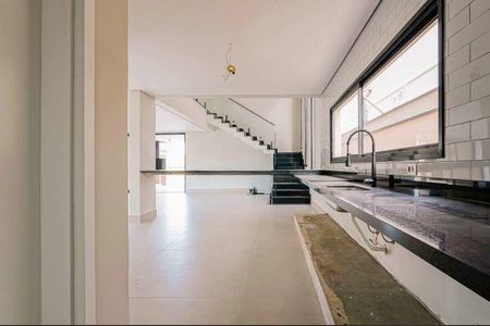 Casa à venda com 501m², 4 quartos e 6 vagas
