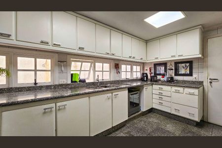 Casa à venda com 423m², 4 quartos e 3 vagas