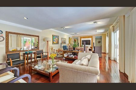Casa à venda com 423m², 4 quartos e 3 vagas