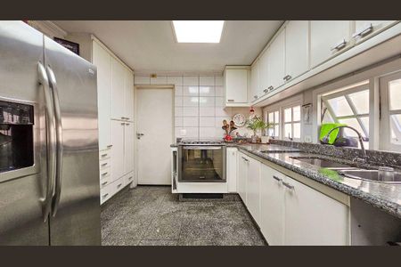 Casa à venda com 423m², 4 quartos e 3 vagas