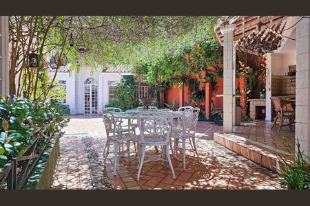 Casa à venda com 423m², 4 quartos e 3 vagas