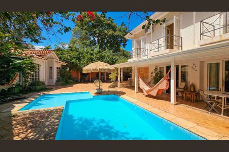 Casa à venda com 423m², 4 quartos e 3 vagas