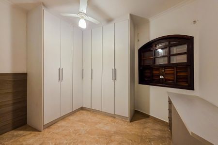 Casa à venda com 158m², 2 quartos e 2 vagas