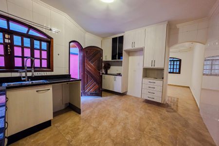 Casa à venda com 158m², 2 quartos e 2 vagas