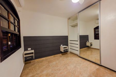 Casa à venda com 158m², 2 quartos e 2 vagas