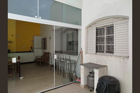 Casa à venda com 102m², 5 quartos e 3 vagasCasa 2: quintal