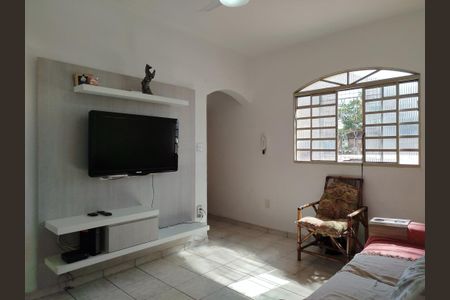 Casa à venda com 102m², 5 quartos e 3 vagasCasa 2: sala