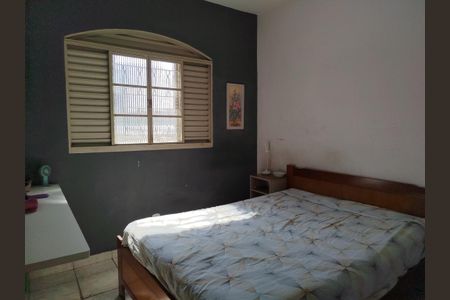 Casa à venda com 102m², 5 quartos e 3 vagasCasa 2: quarto 1