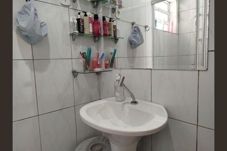 Casa à venda com 102m², 5 quartos e 3 vagasCasa 2: banheiro