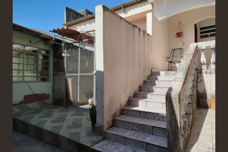 Casa à venda com 102m², 5 quartos e 3 vagasCasa 2: Entrada de acesso