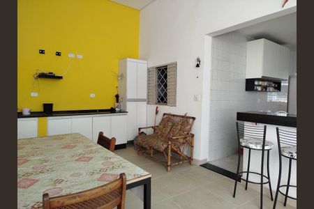 Casa à venda com 102m², 5 quartos e 3 vagasCasa 2: copa com churrasqueira