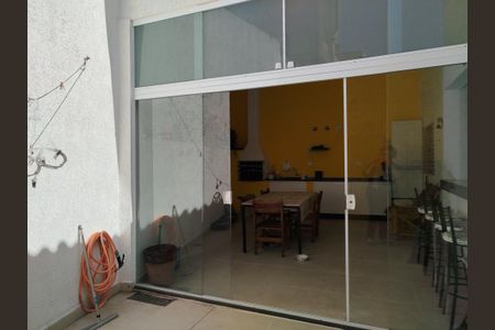 Casa à venda com 102m², 5 quartos e 3 vagasCasa 2: quintal