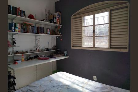 Casa à venda com 102m², 5 quartos e 3 vagasCasa 2: quarto 1