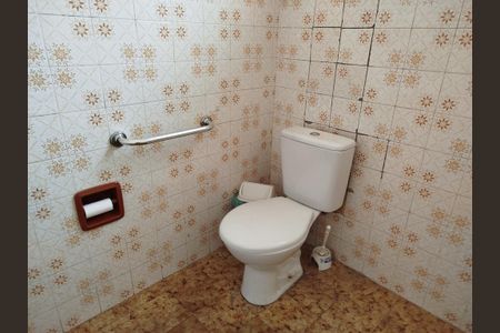 Casa à venda com 102m², 5 quartos e 3 vagasCasa 1: banheiro