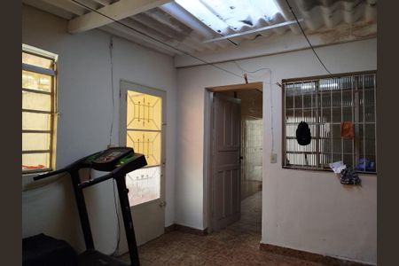 Casa à venda com 102m², 5 quartos e 3 vagasCasa 1: área de serviço
