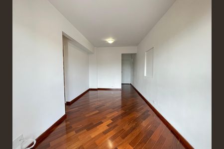 Apartamento à venda com 63m², 3 quartos e 1 vaga Apartamento à venda com 63m², 3 quartos e 1 vagaSala