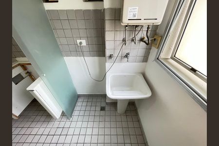 Apartamento à venda com 63m², 3 quartos e 1 vaga Apartamento à venda com 63m², 3 quartos e 1 vagaCozinha e Área de Serviço