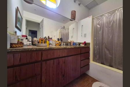 Casa à venda com 200m², 4 quartos e 1 vaga