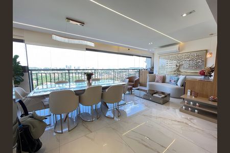 Apartamento à venda com 120m², 3 quartos e 2 vagasVaranda
