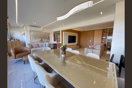 Apartamento à venda com 120m², 3 quartos e 2 vagasVaranda