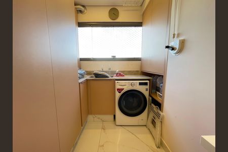 Apartamento à venda com 120m², 3 quartos e 2 vagasÁrea de Serviço