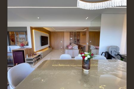 Apartamento à venda com 120m², 3 quartos e 2 vagasVaranda