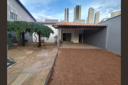 Casa para alugar com 260m², 3 quartos e 3 vagas