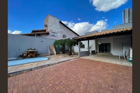 Casa para alugar com 260m², 3 quartos e 3 vagas