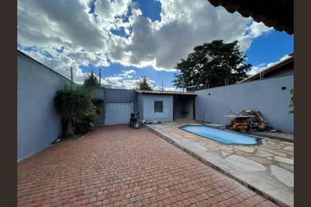 Casa para alugar com 260m², 3 quartos e 3 vagas