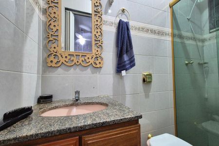 Casa à venda com 132m², 3 quartos e 2 vagas Casa à venda com 132m², 3 quartos e 2 vagasBanheiro da Suíte