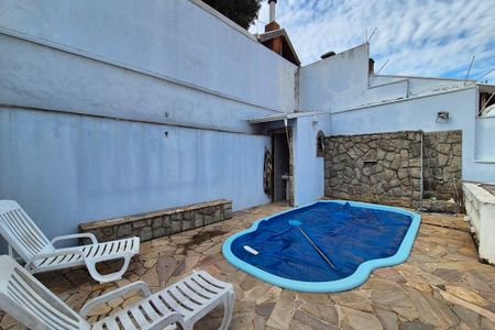 Casa à venda com 132m², 3 quartos e 2 vagas Casa à venda com 132m², 3 quartos e 2 vagasÁrea comum - Piscina