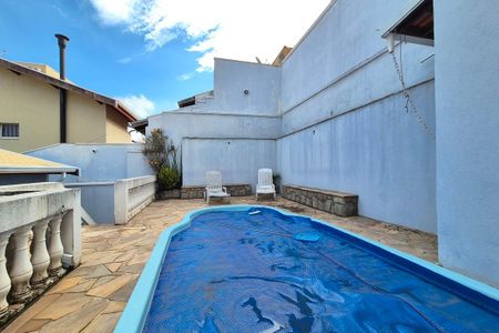 Casa à venda com 132m², 3 quartos e 2 vagas Casa à venda com 132m², 3 quartos e 2 vagasÁrea comum - Piscina