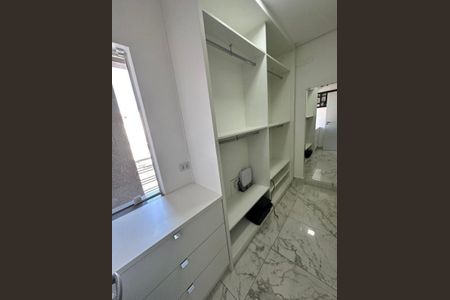 Casa à venda com 440m², 4 quartos e 2 vagas