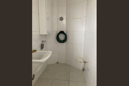 Casa de condomínio à venda com 59m², 2 quartos e 2 vagas Casa de condomínio à venda com 59m², 2 quartos e 2 vagasBanheiro
