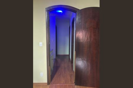 Casa de condomínio à venda com 59m², 2 quartos e 2 vagas Casa de condomínio à venda com 59m², 2 quartos e 2 vagasCorredor