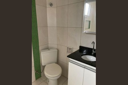 Banheiro de casa de condomínio à venda com 2 quartos, 59m² em Itaquera, São Paulo