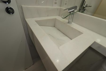 Apartamento à venda com 59m², 2 quartos e 1 vagaBanheiro da Suíte - Pia