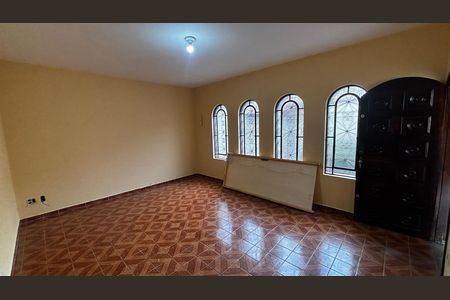 Casa para alugar com 243m², 3 quartos e 4 vagasSala
