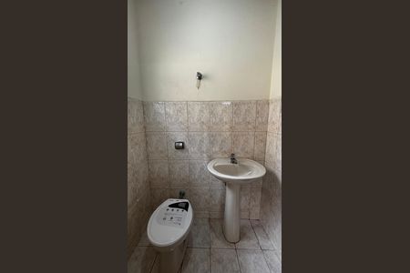 Casa para alugar com 243m², 3 quartos e 4 vagasQuintal - Banheiro