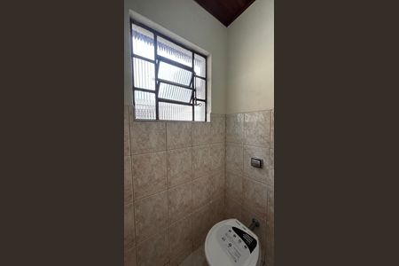Casa para alugar com 243m², 3 quartos e 4 vagasQuintal - Banheiro