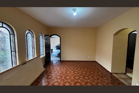 Casa para alugar com 243m², 3 quartos e 4 vagasSala