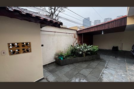 Casa para alugar com 243m², 3 quartos e 4 vagasQuintal