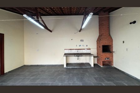 Casa para alugar com 243m², 3 quartos e 4 vagasQuintal