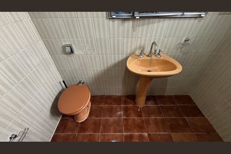 Casa para alugar com 243m², 3 quartos e 4 vagasBanheiro