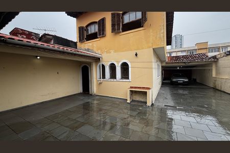 Casa para alugar com 243m², 3 quartos e 4 vagasQuintal