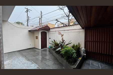 Casa para alugar com 243m², 3 quartos e 4 vagasQuintal