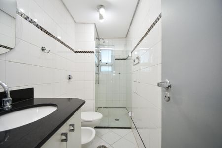 banheiro de apartamento para alugar com 1 quarto, 38m² em Jardim Paulista, São Paulo