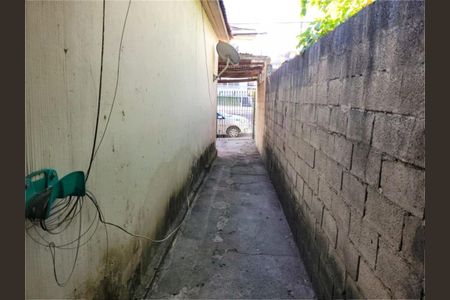 Casa à venda com 75m², 2 quartos e 1 vaga