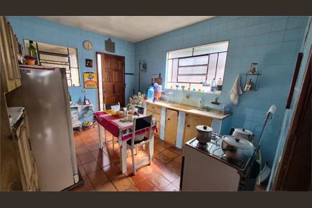 Casa à venda com 3 quartos, 132m² em Jardim Ester, São Paulo